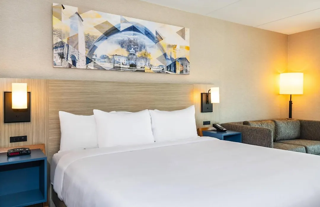 Comfort Inn Kingston - Highway 401-1