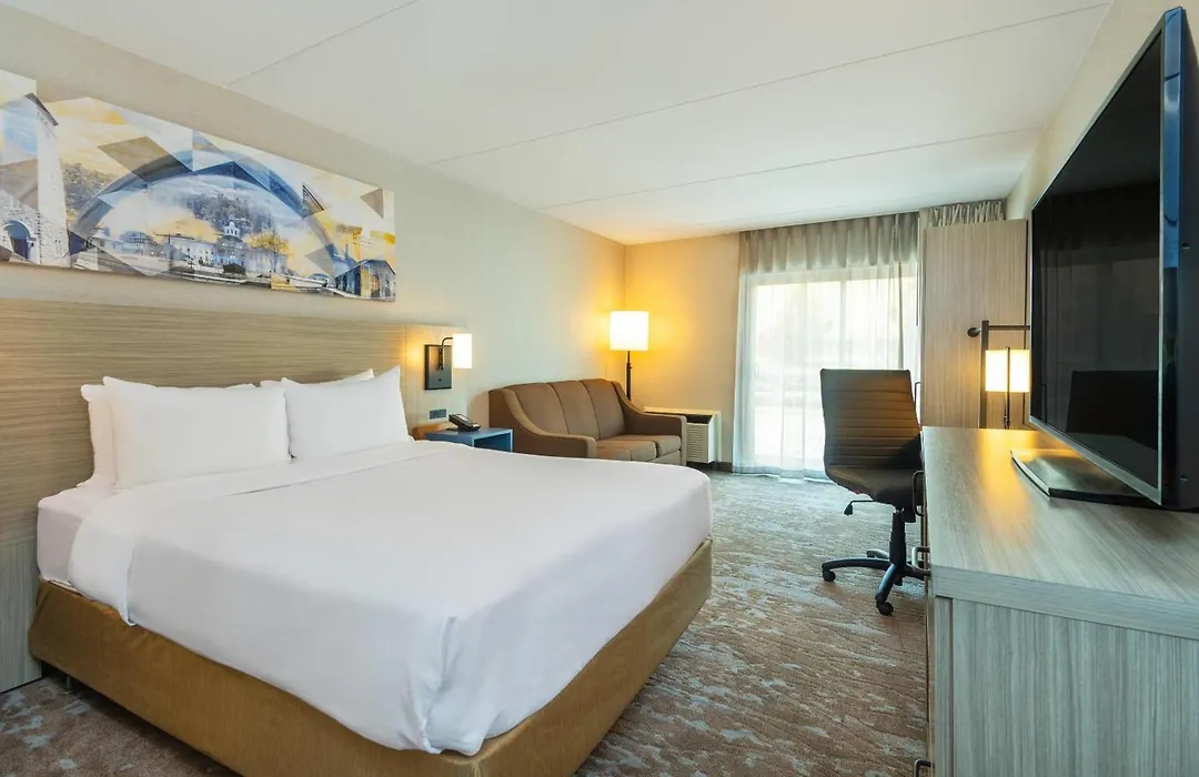 Comfort Inn Kingston - Highway 401-1