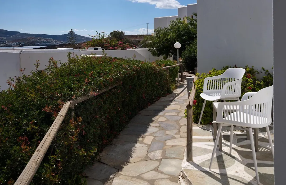 Akrotiri Hotel-1