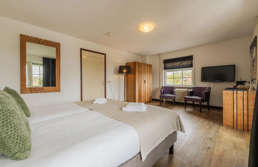 Strandhotel Dennenbos-1