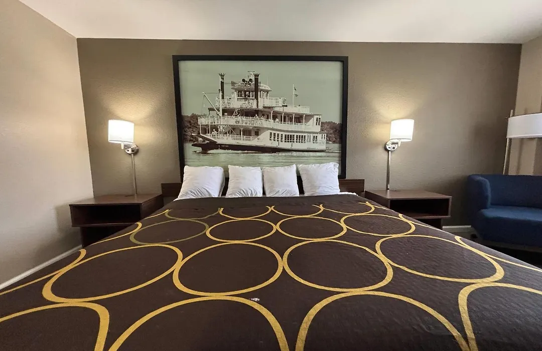 Super 8 By Wyndham Alton-1