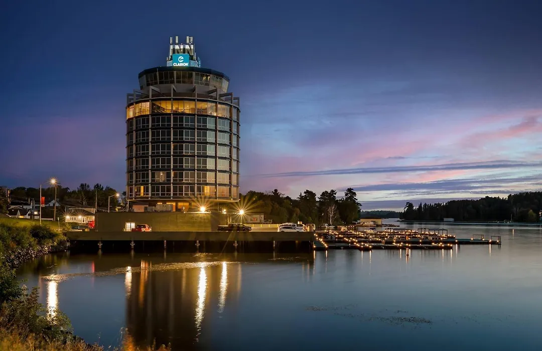 Clarion Lakeside Inn & Conference Centre-1