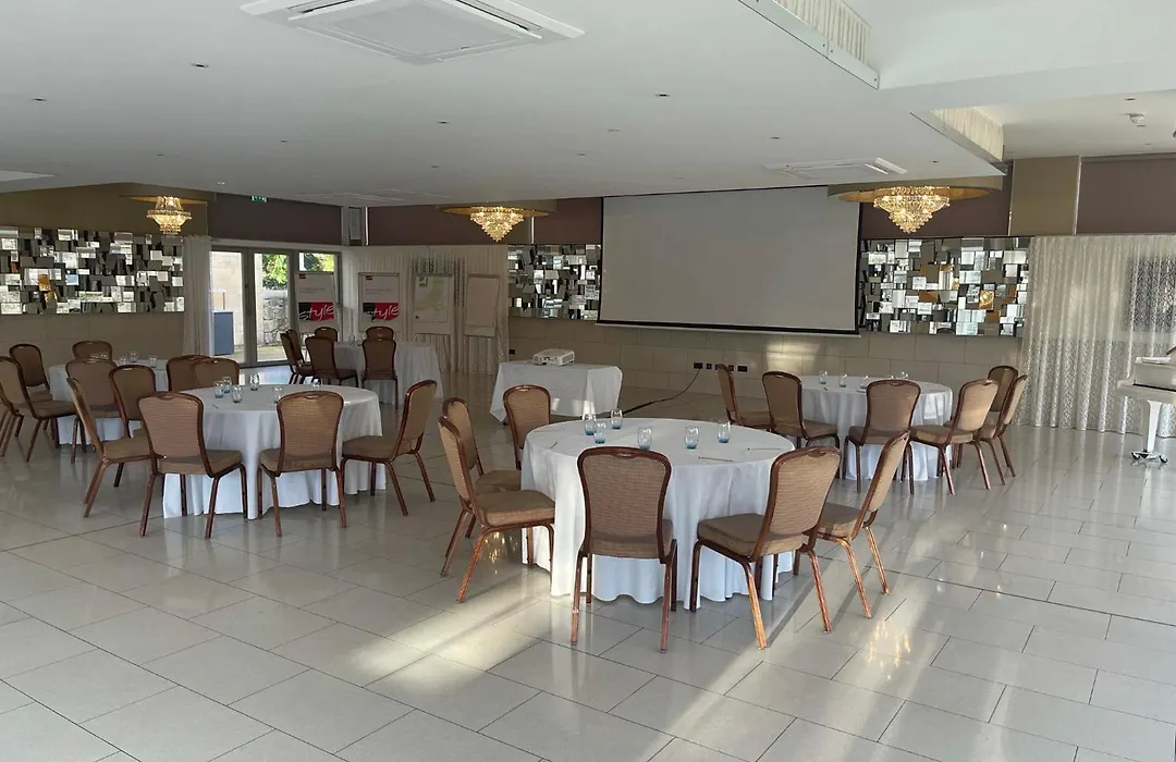 The Mansefield Hotel-1