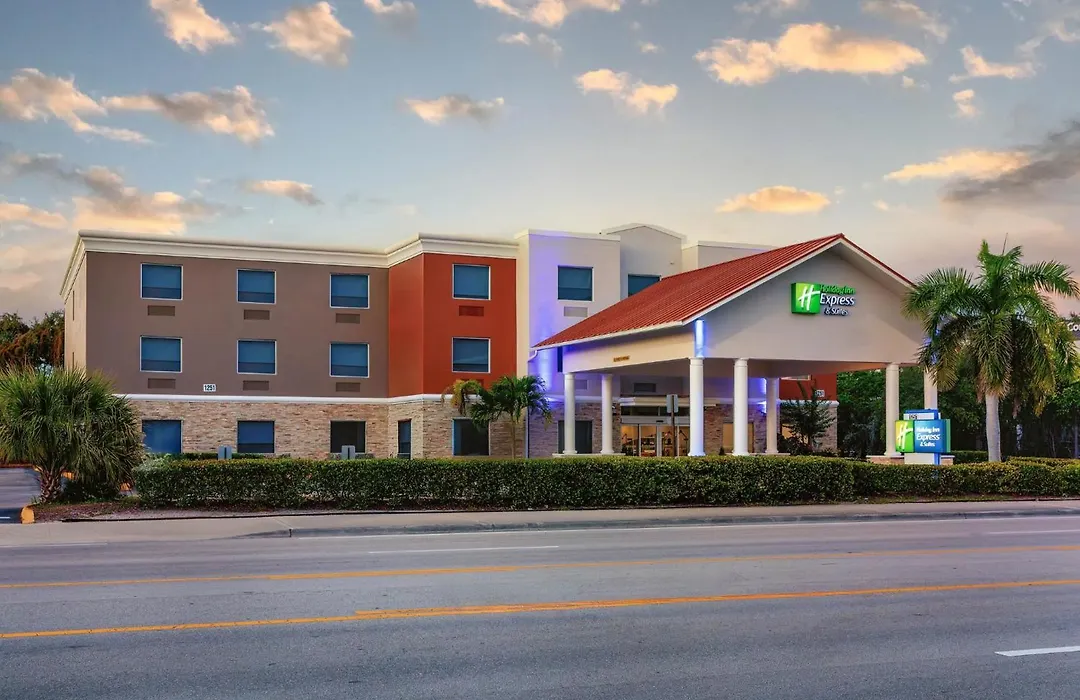 Holiday Inn Express & Suites Lantana By Ihg-1
