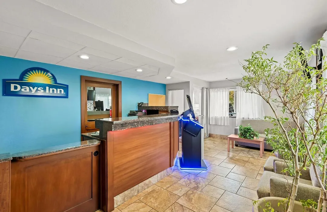 Days Inn By Wyndham Ames-1