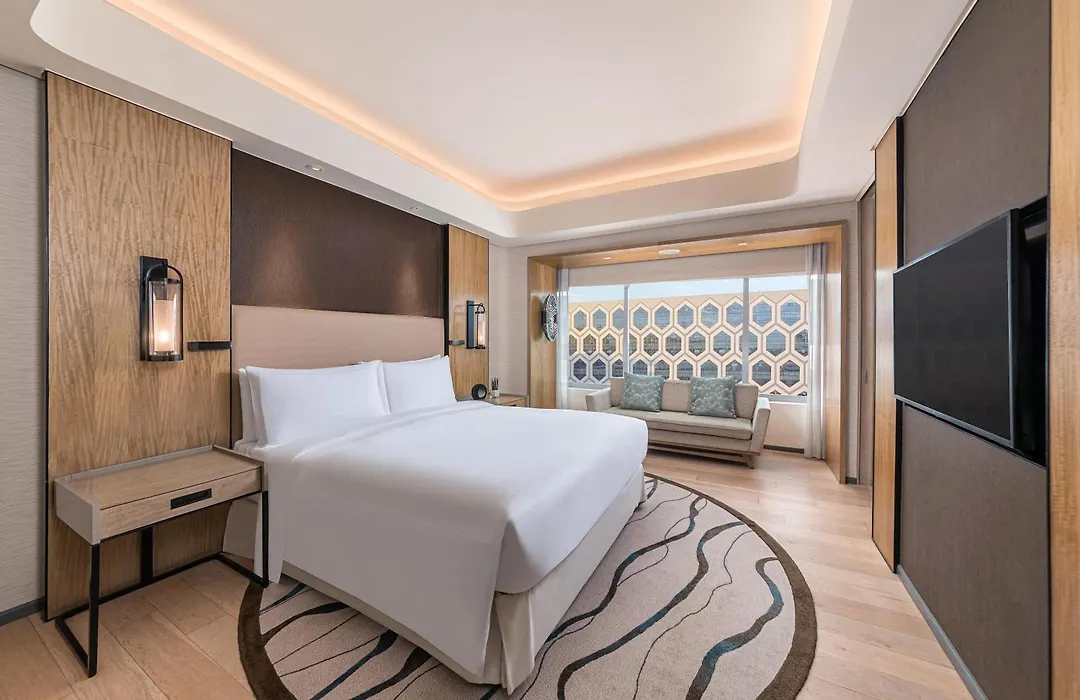 Conrad Manila-1