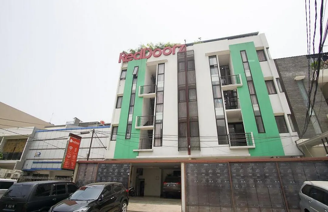 Reddoorz Plus Near Plaza Indonesia-1