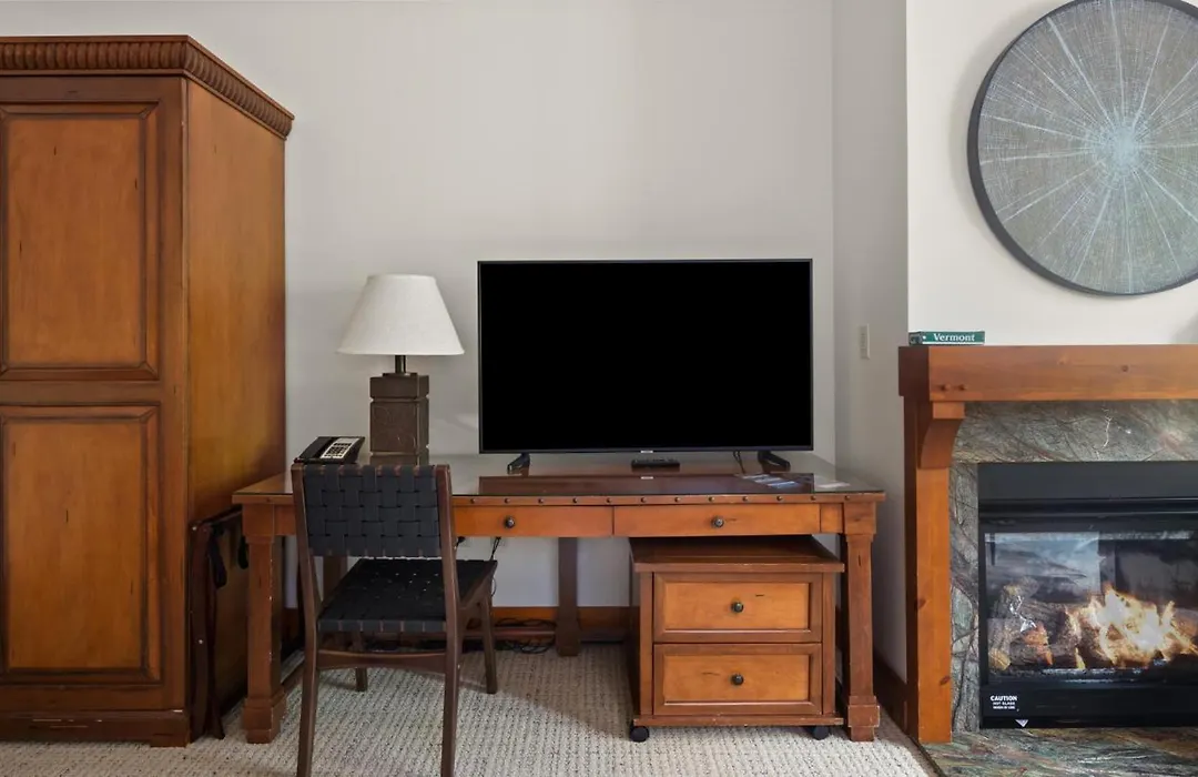 1117 Lodge At Spruce Peak Ski In Ski In Ski Out King Studio By Stowe Mountain Rentals-1