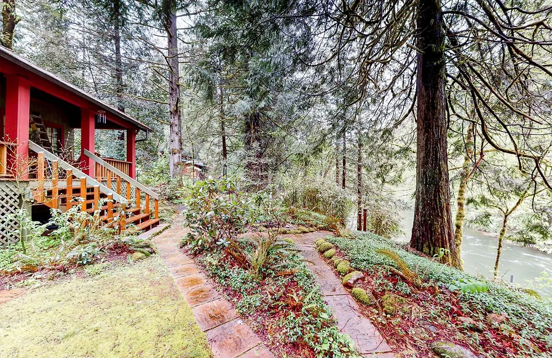 Sandy River Cabin-1