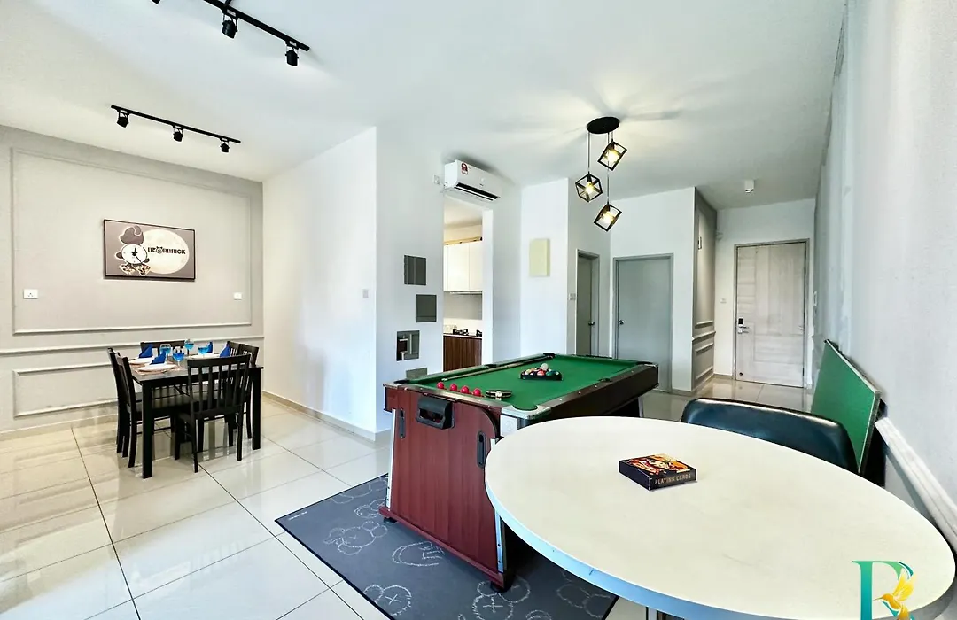 Seasons Larkin Apartment By Rr Jbcity-1