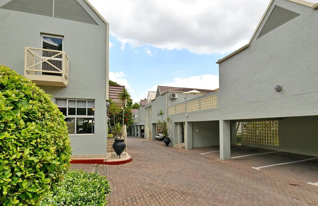 Courtyard Hotel Sandton-1