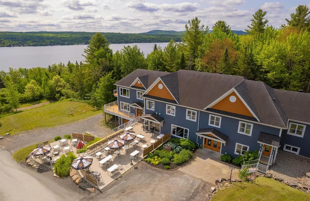 Au Sommet Du Lac Magog-1
