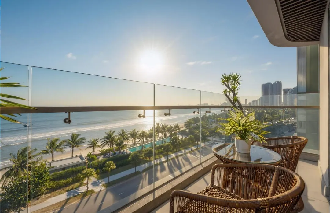 Peninsula Hotel Danang-1