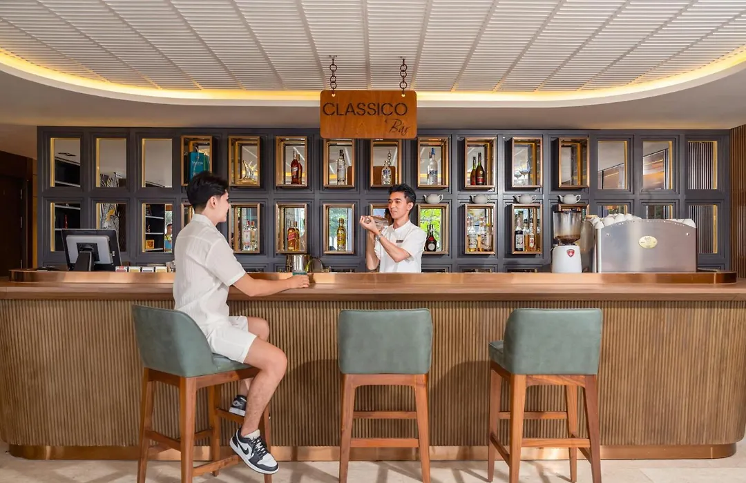 Peninsula Hotel Danang-1