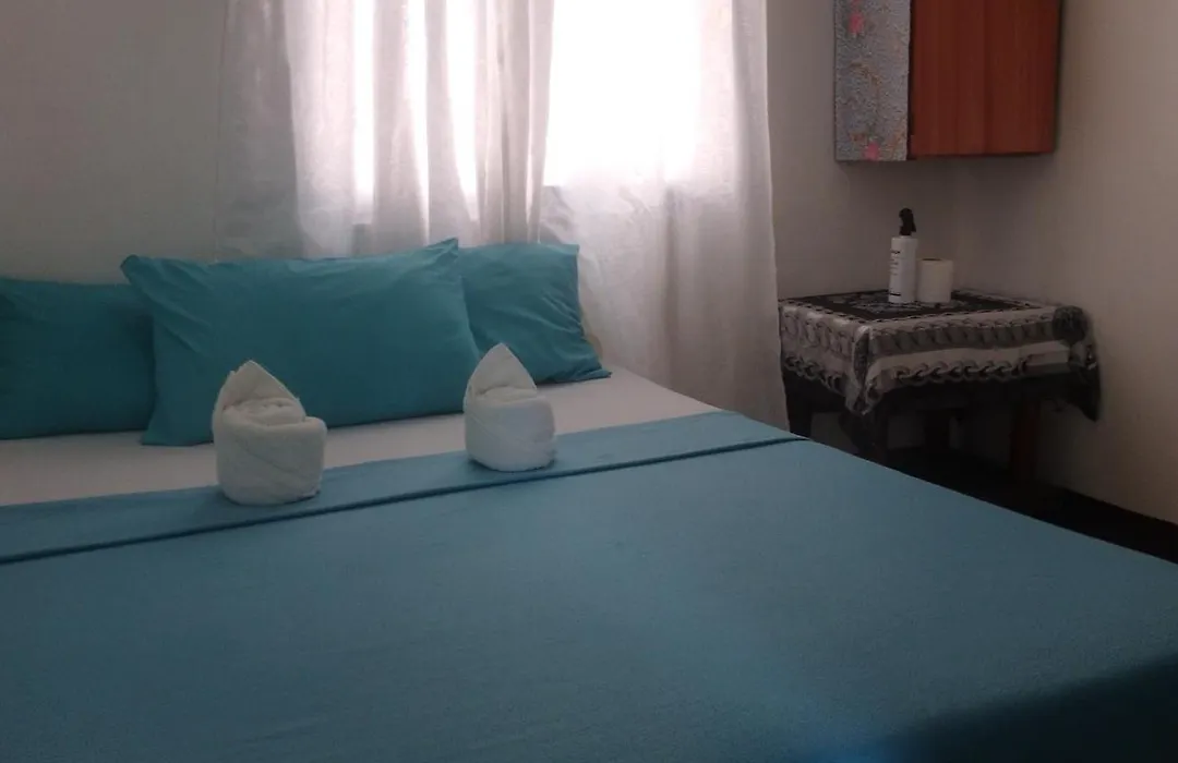 Lola Flor'S Guest House-1
