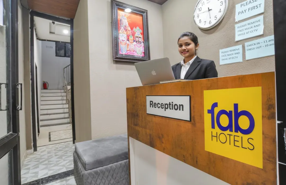 Fabhotel Grand Blue-1