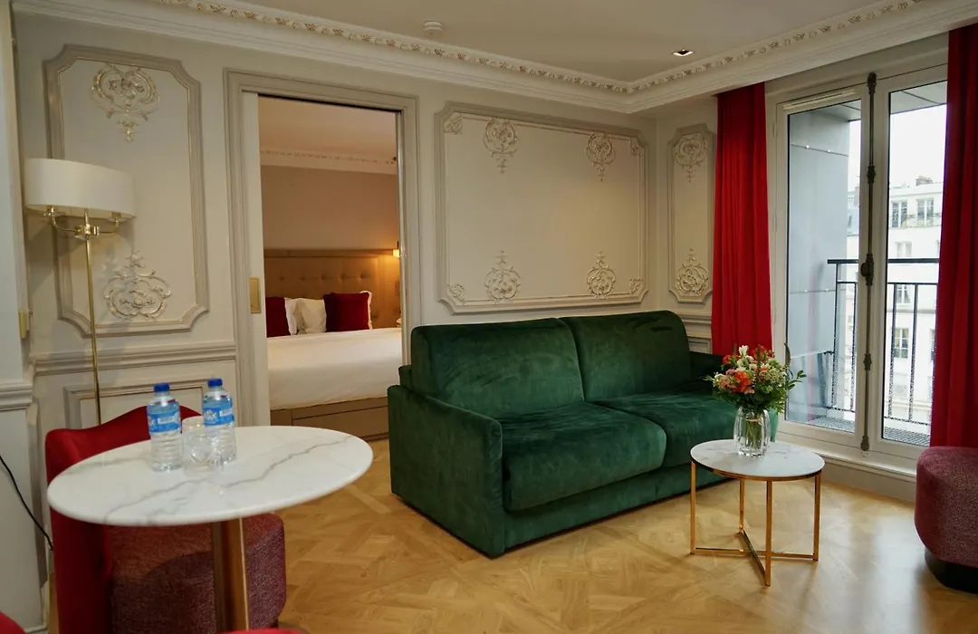 Le Triomphe Paris-1