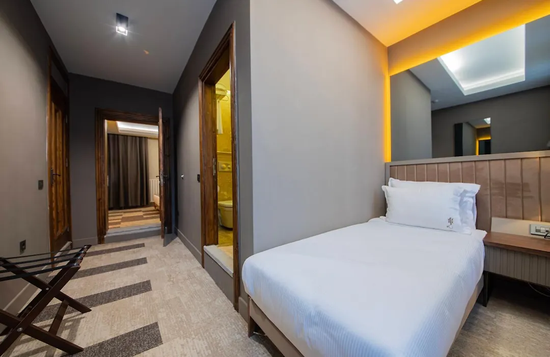 Four Mansions Hotel-1