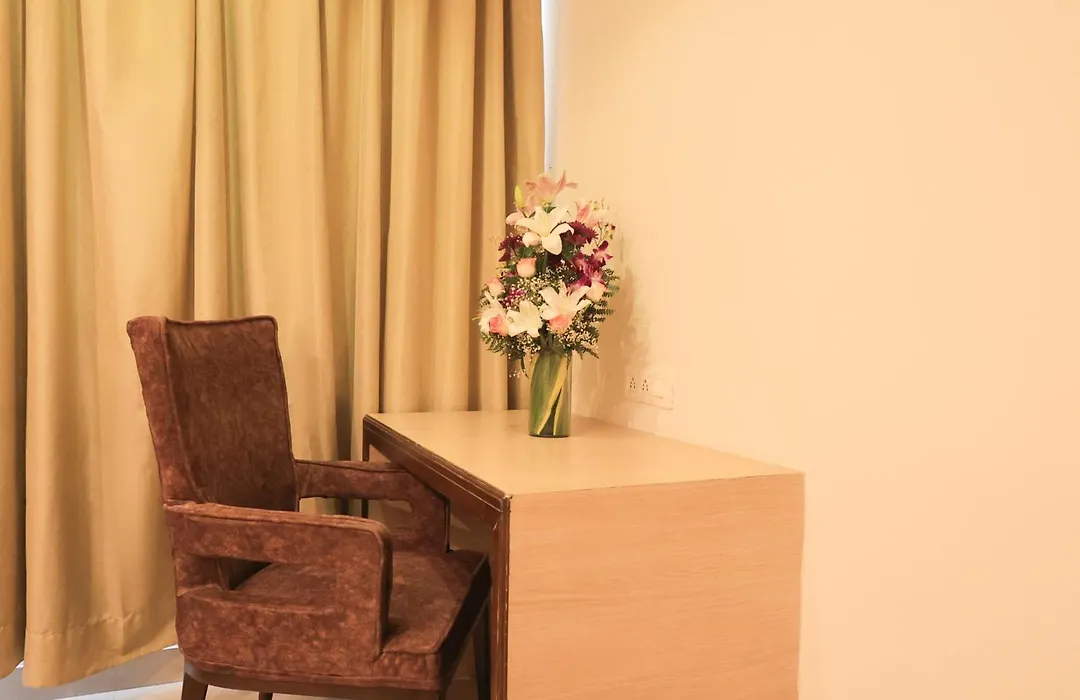 Ecko Lite Mars Hotel - 4 Minute Away From Golden Temple-1