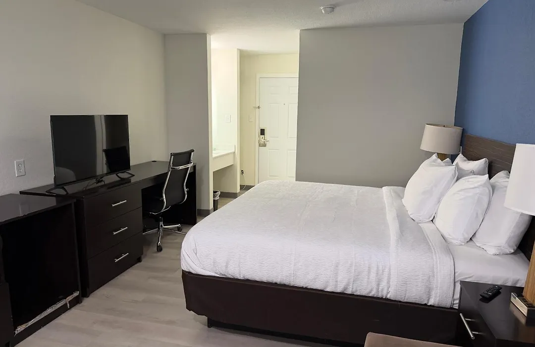 Hallmark Inn & Suites Newly Renovated Rooms San Antonio Northeast-1