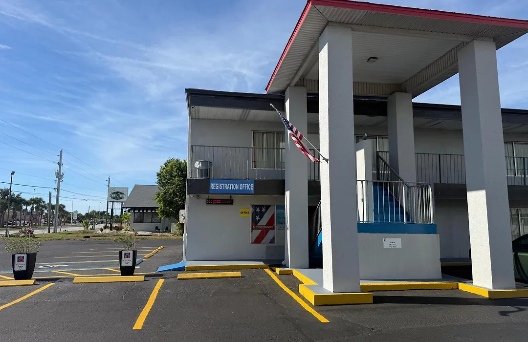 Englewood Inn & Suites-1