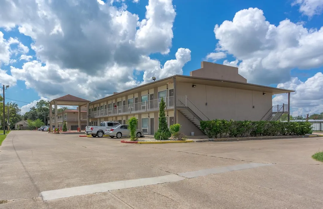 Regency Inn & Suites Bay City Tx-1