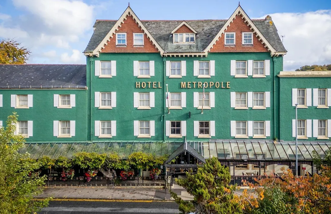 Metropole Hotel And Spa-1