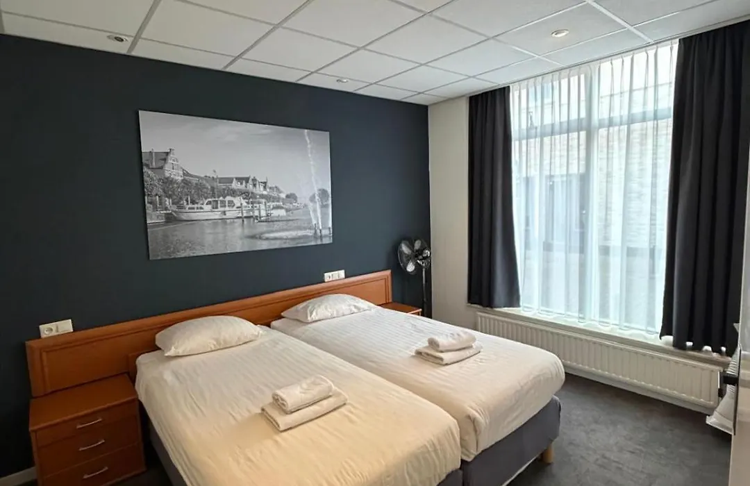Hotel & Appartementen Royal-1