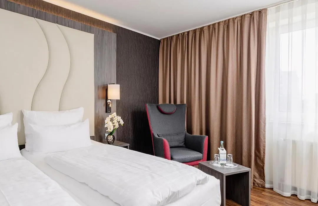 Plaza Inn Grevenbroich-1