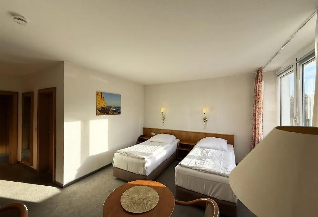 Hotel Stiftswingert-1