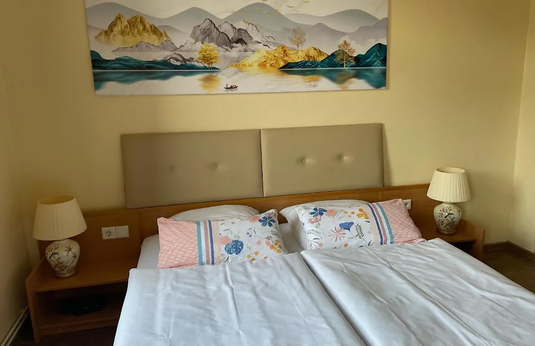 Hotel Kieler Foerde & Free Parking-1