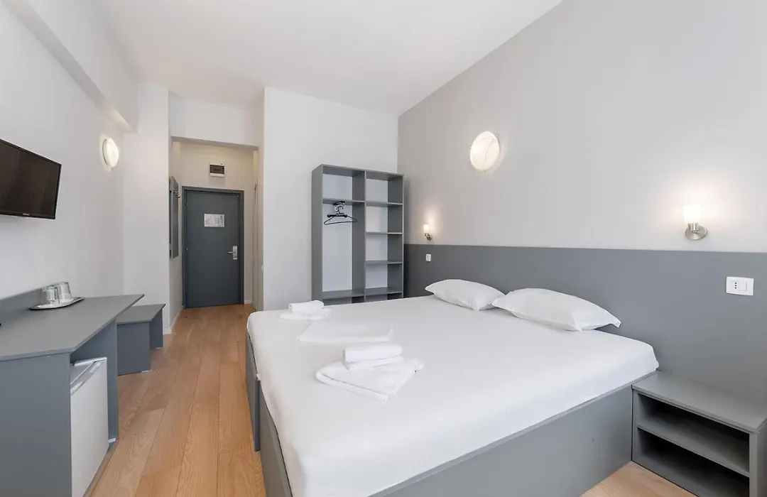 Elizeu Hotel-1