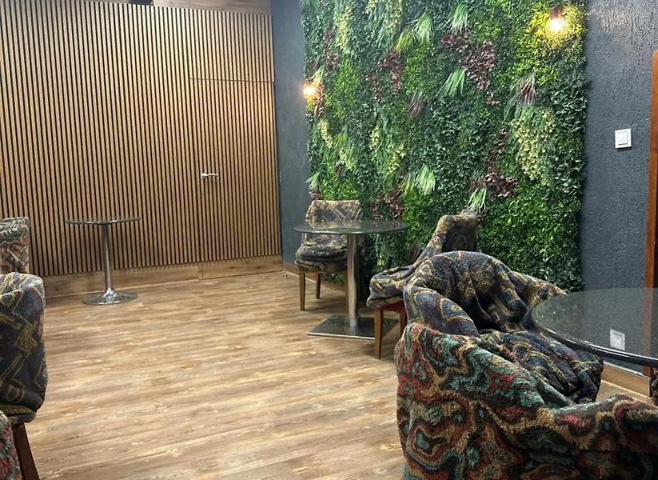 Gallery Hotel Sis-1