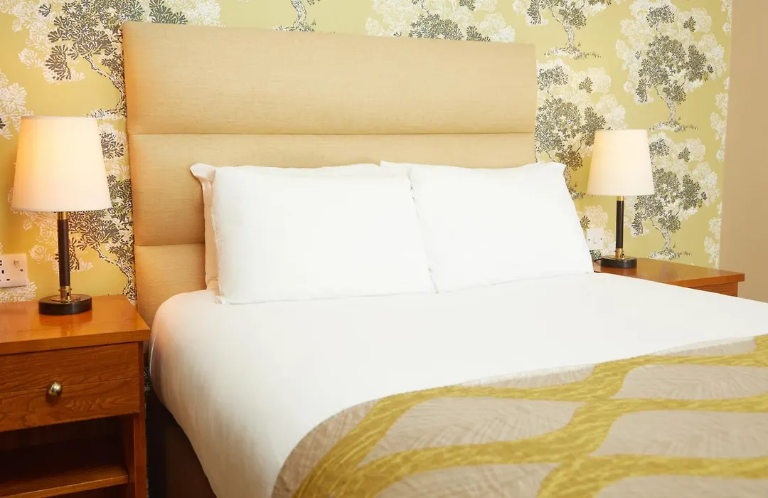 Fieldhead Hotel By Greene King Inns-1
