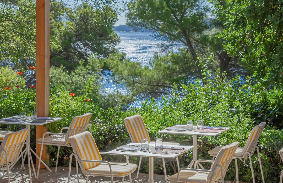 Hotel Le Provencal - Bord De Mer-1