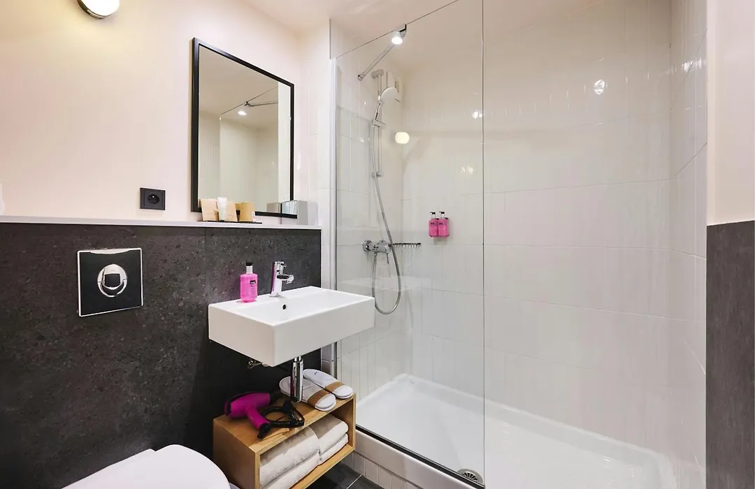 Moxy Paris Bastille-1