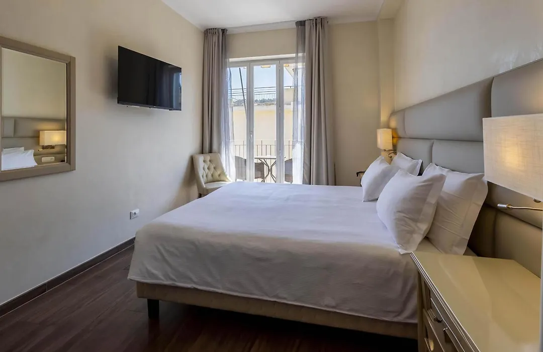 B&B Hotel Diano Marina Palace-1