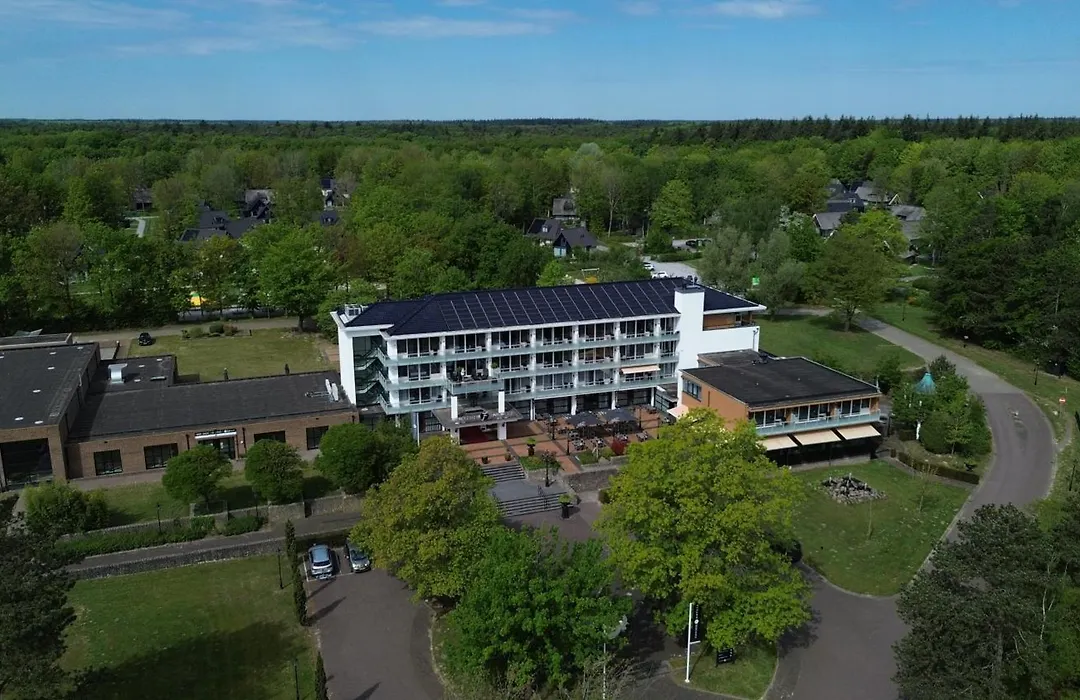 Fletcher Familiehotel De Hunzebergen-1