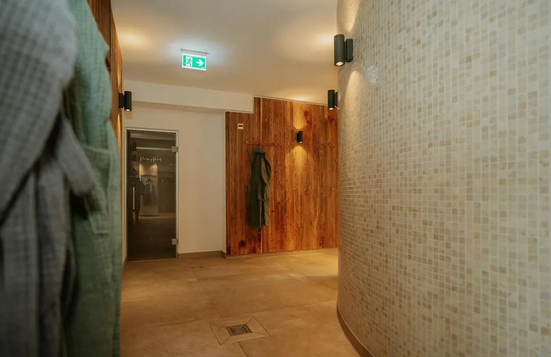 Waldhotel Kreuztanne-1