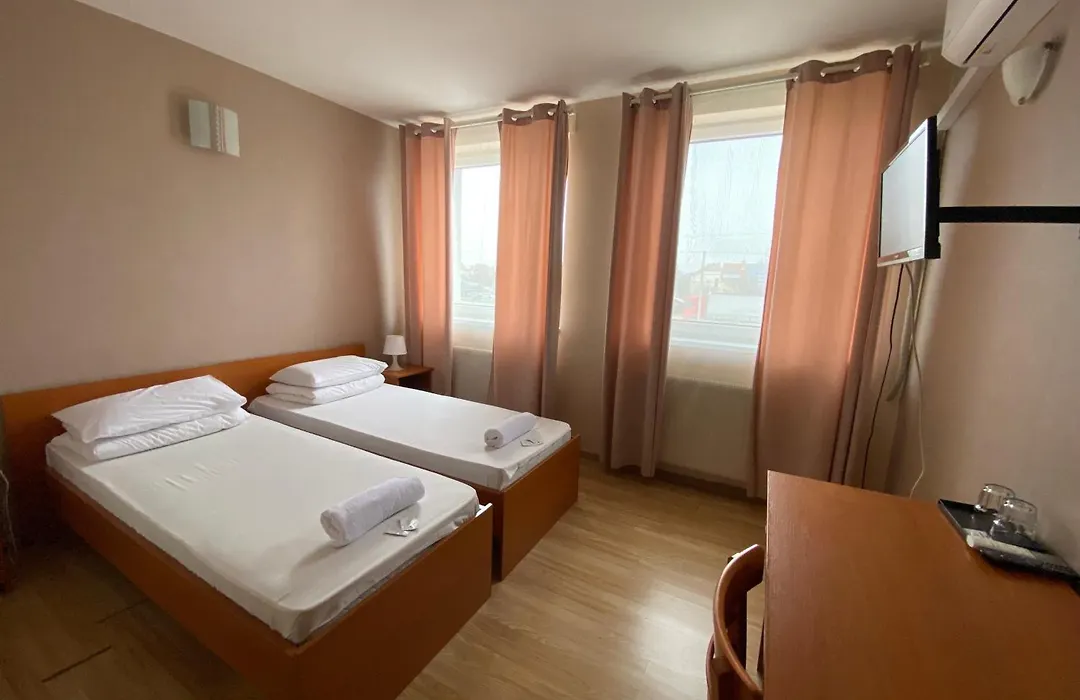 Hotel Ferihegy-1