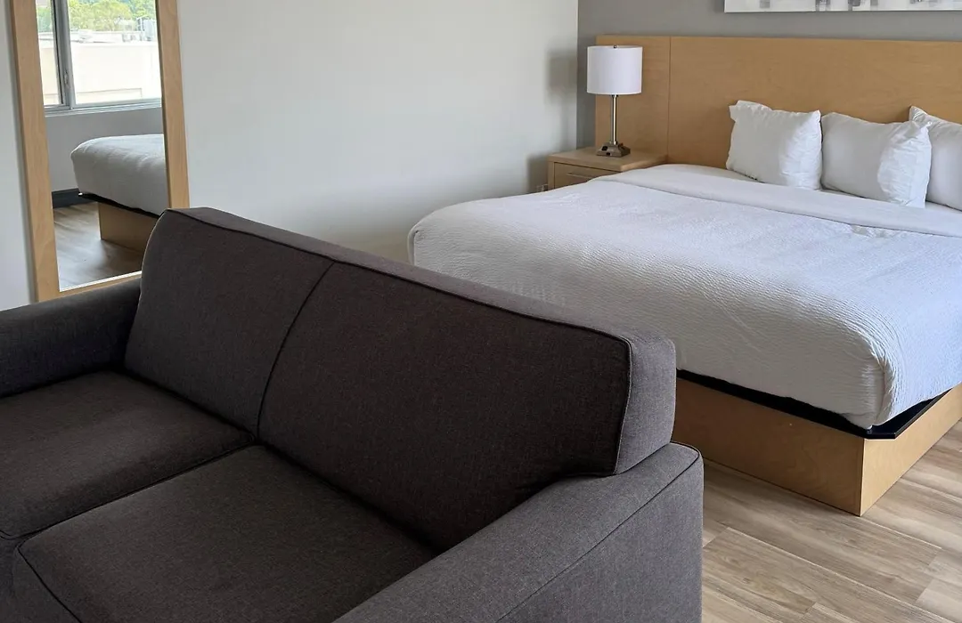 Repotel Henri IV Quebec-1