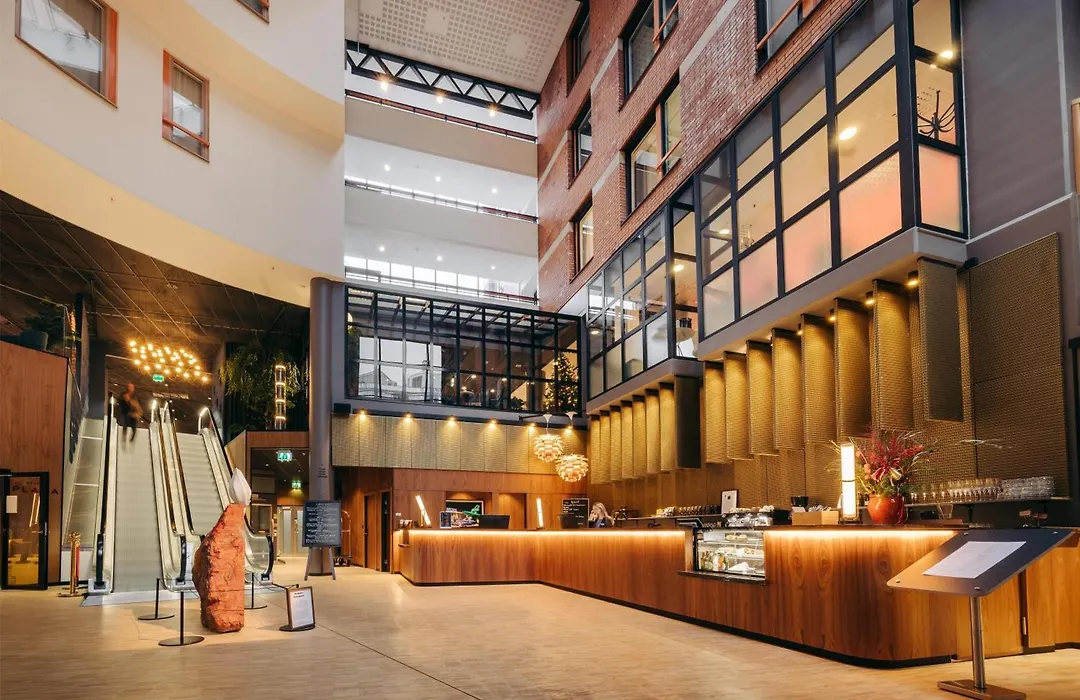 Best Western Plus Hotel Plaza-1