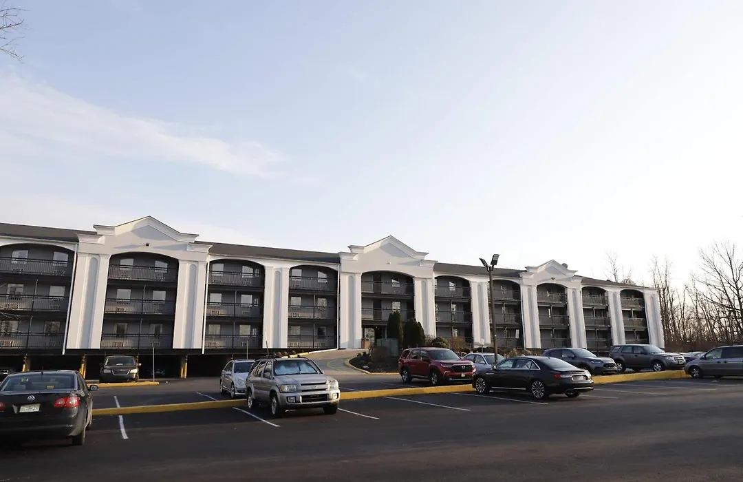 Traveiodge By Wyndham Parsippany-1