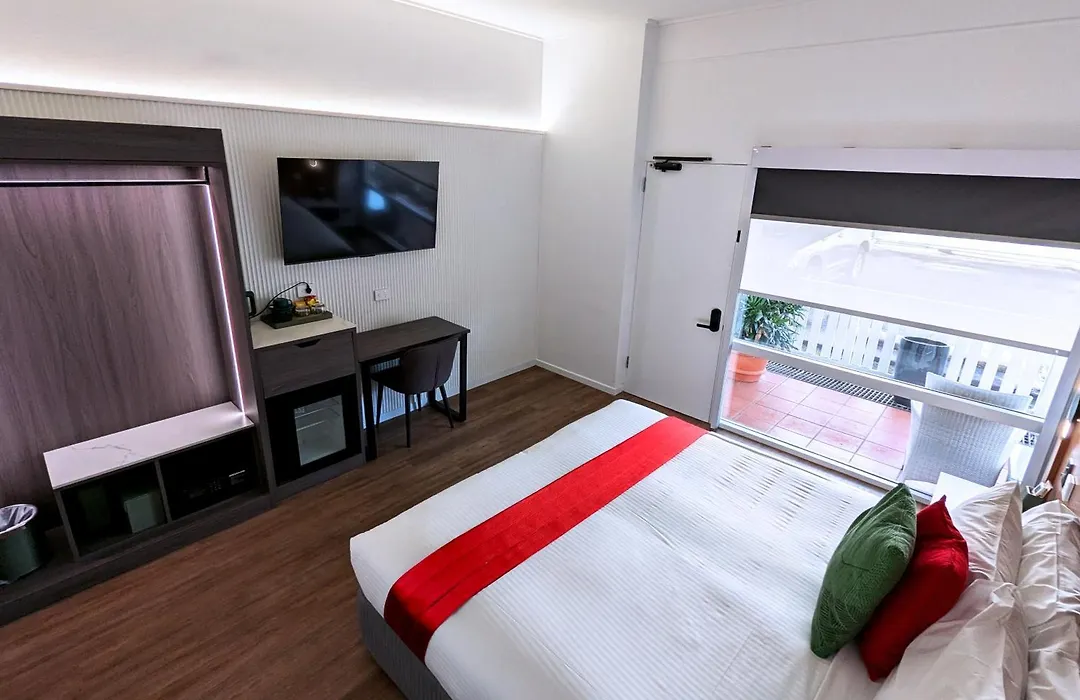 Ramada By Wyndham Cairns City Centre-1