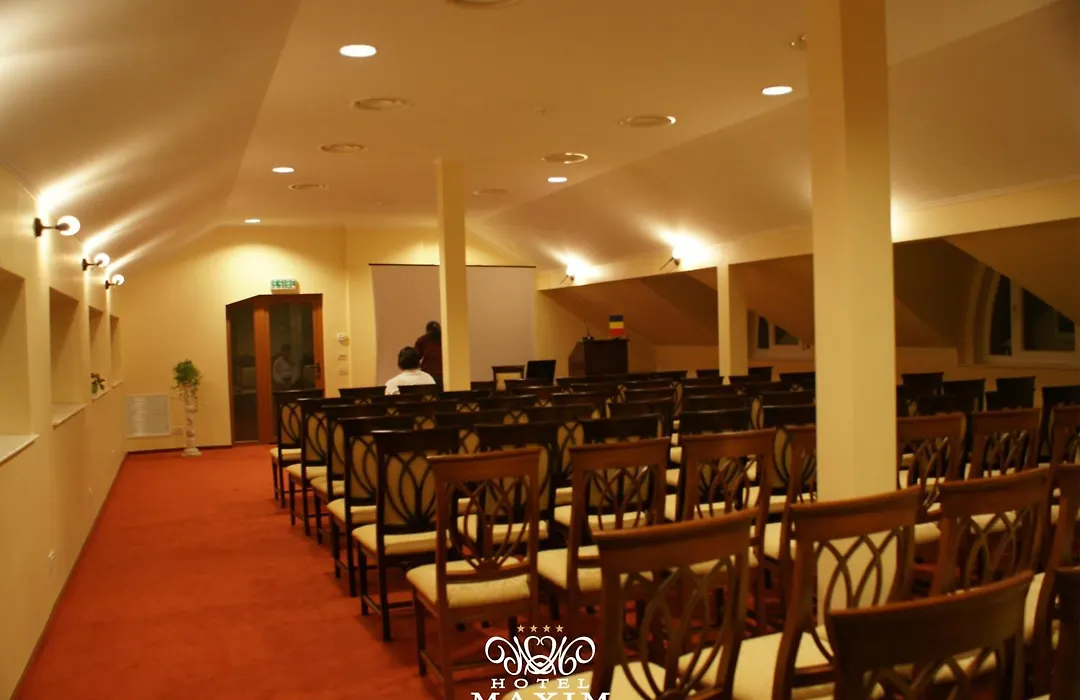 Hotel Maxim-1