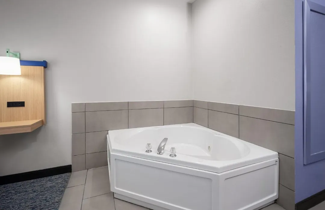 Garner Hotel Brookings By Ihg-1