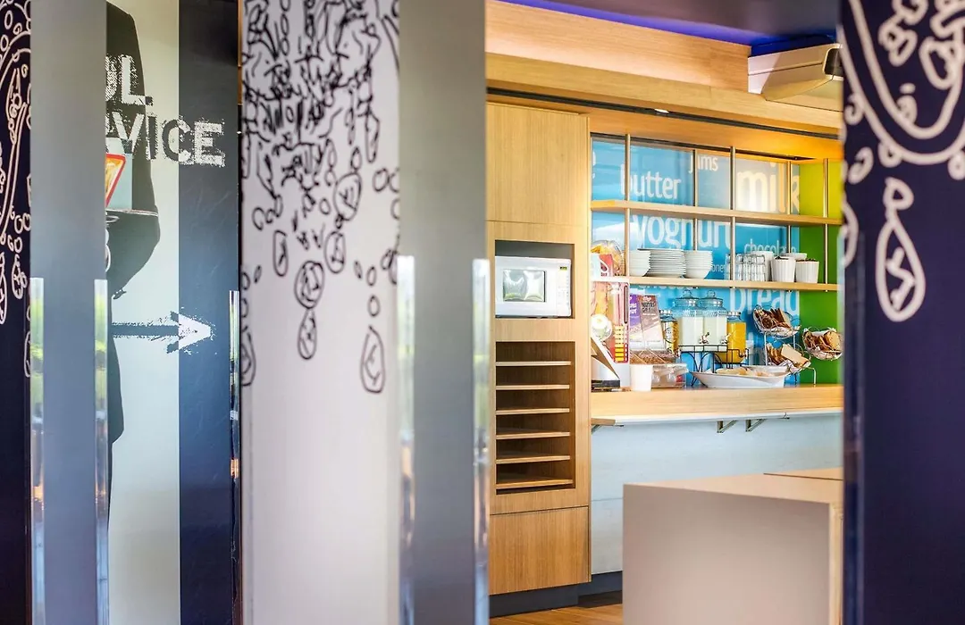 Ibis Budget Brisbane Airport-1