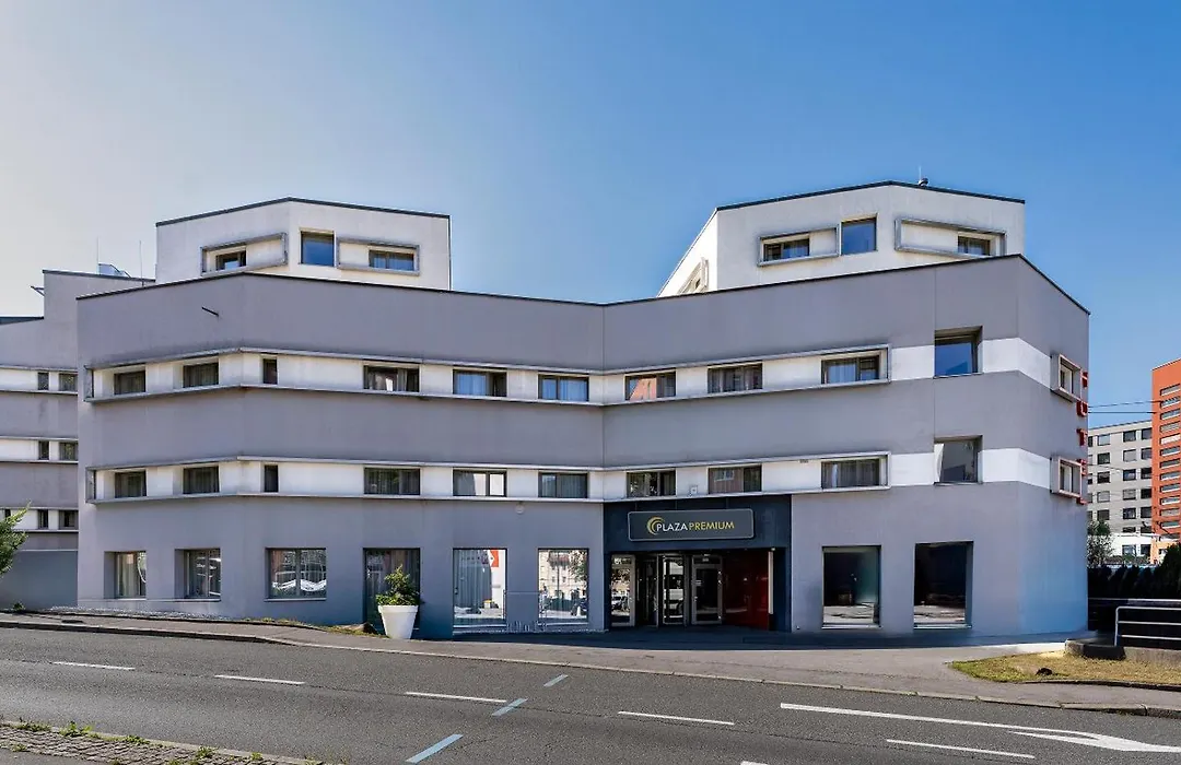 Plaza Premium Salzburg-1