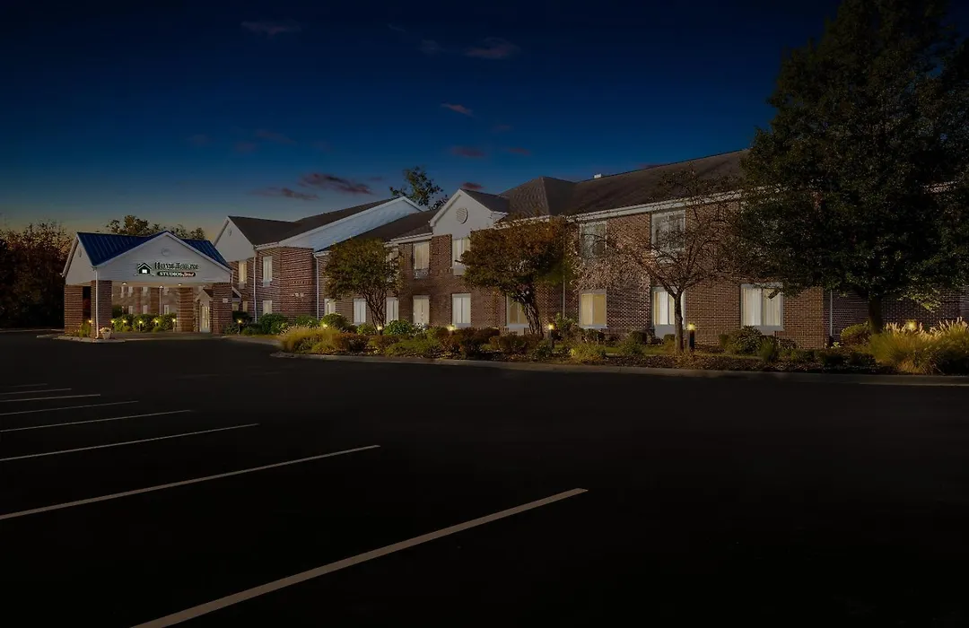 Hometowne Studios By Red Roof East Lansing - Okemos-1