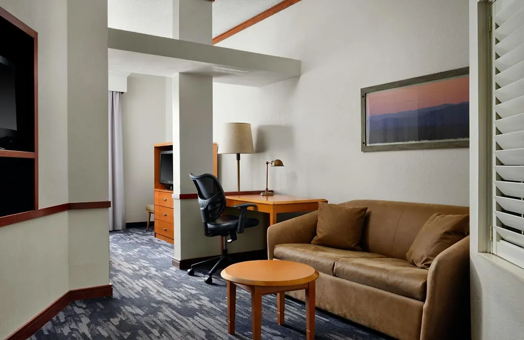 Fairfield Inn & Suites Indianapolis East-1